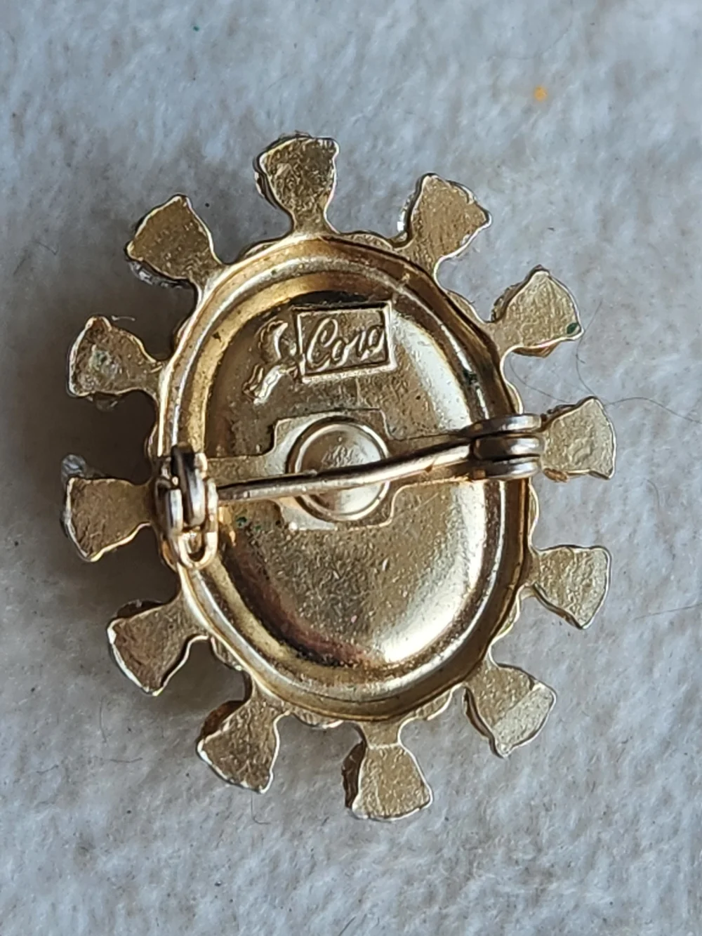VTG Signed CORO Cameo Brooch Gold Rhinestone Crystal Halo Pin Victorian 1950's